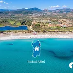 Villa Con Piscina By Budoniaffiti Budoni