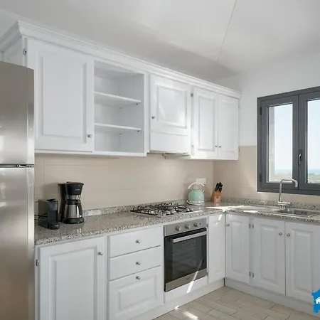 Villa Con Piscina By Budoniaffiti Budoni