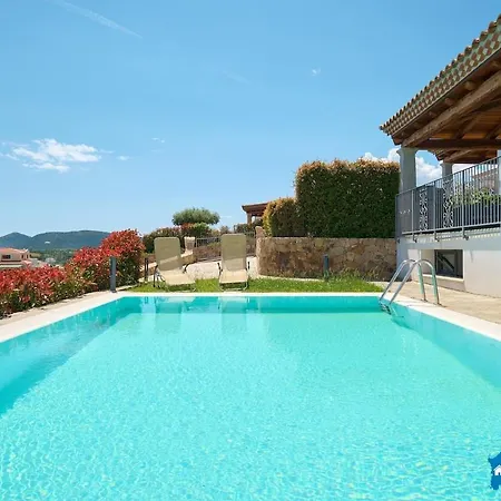 וילה Con Piscina By Budoniaffiti *