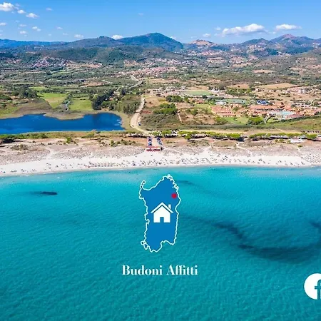 Villa Con Piscina By Budoniaffiti Budoni