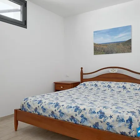 Villa Con Piscina By Budoniaffiti Budoni