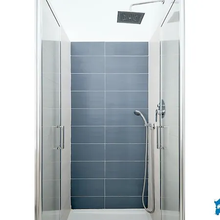 Con Piscina By Budoniaffiti *