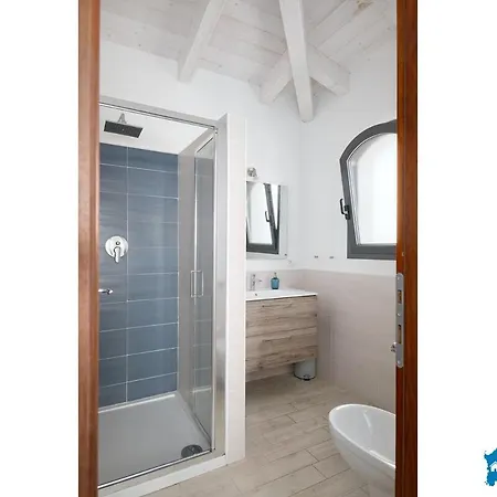 Con Piscina By Budoniaffiti