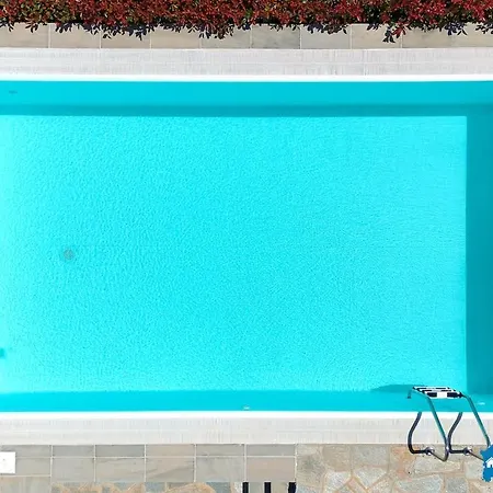 Con Piscina By Budoniaffiti Budoni