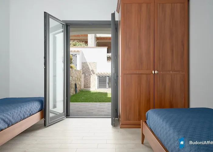 Villa Con Piscina By Budoniaffiti Budoni