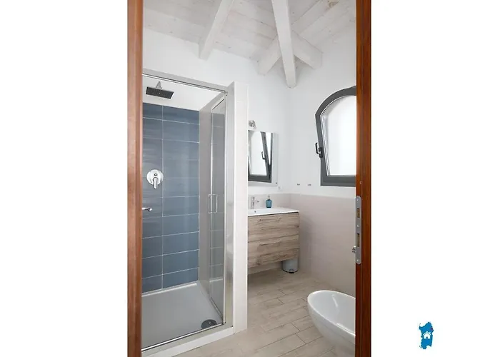 Con Piscina By Budoniaffiti